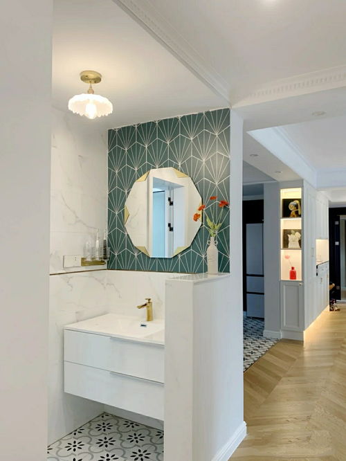 卫生间巧思 穿衣镜与卫浴柜的惊艳搭配，颜值与功能双赢